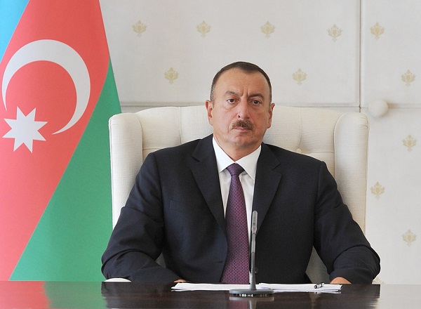 Ильхам Алиев выразил соболезнования Меркель